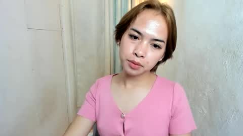 Snapshot of urslutty_jasmine chatting on 05/13/26, 08:23 jasmine online show from 05/13/26, 08:23
