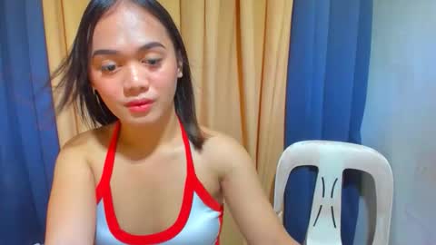 Snapshot of urslutty_mayie chatting on 04/16/26, 07:03 urslutty_mayie online show from 04/16/26, 07:03