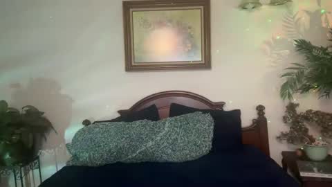 Snapshot of ursw33taddiction chatting on 12/02/24, 07:03 Sasha online show from 12/02/24, 07:03