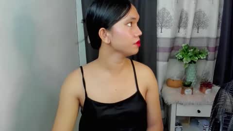 Snapshot of ursweet_athisa18 chatting on 09/29/25, 05:01 Athisa online show from 09/29/25, 05:01