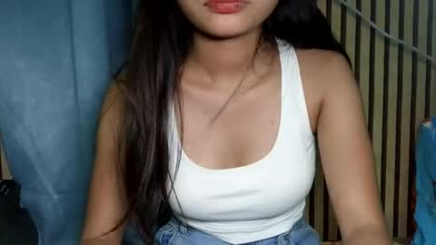 Snapshot of ursweetereca18 chatting on 05/05/26, 12:24 ERECA online show from 05/05/26, 12:24