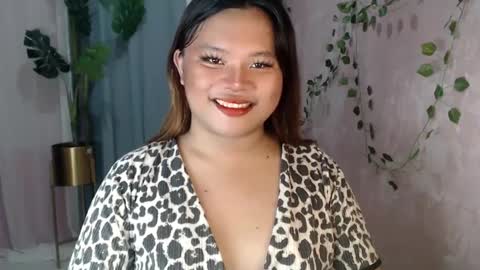 Snapshot of urwifematerial69_ chatting on 12/10/24, 11:40 Bella Miles Olivia online show from 12/10/24, 11:40