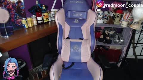 --Lucy-- online show from 01/06/25, 10:47