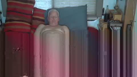 Snapshot of usednotbroken1 chatting on 10/27/25, 02:21 usednotbroken1 online show from 10/27/25, 02:21