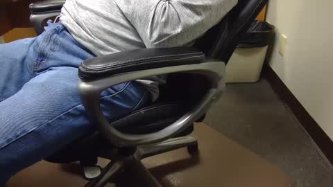 Snapshot of useemie chatting on 01/08/25, 11:41 useemie online show from 01/08/25, 11:41