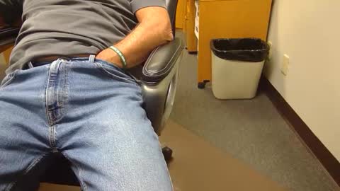 Snapshot of useemie chatting on 09/30/25, 06:13 useemie online show from 09/30/25, 06:13