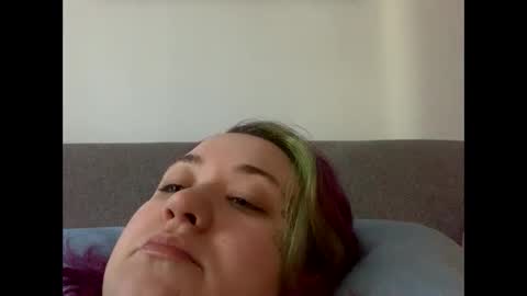 Snapshot of usefulhole chatting on 09/14/25, 05:23 usefulhole online show from 09/14/25, 05:23