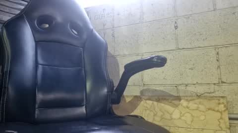 useme975 online show from 12/23/24, 07:20