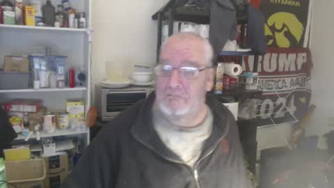 Eric online show from 12/31/24, 02:08