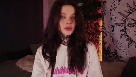 Snapshot of uwu_eva chatting on 12/21/24, 10:39 Eva online show from 12/21/24, 10:39