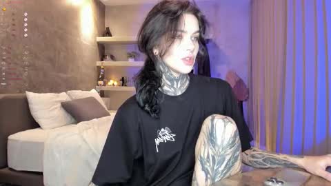 Snapshot of uwu_eva chatting on 01/05/26, 05:27 Eva online show from 01/05/26, 05:27