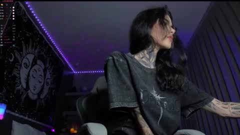 Snapshot of uwu_eva chatting on 02/17/26, 05:08 Eva online show from 02/17/26, 05:08