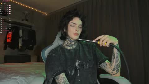 Snapshot of uwu_eva chatting on 03/10/26, 06:35 Eva online show from 03/10/26, 06:35