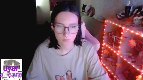 Snapshot of uyar_ chatting on 10/23/25, 12:26 Cara online show from 10/23/25, 12:26