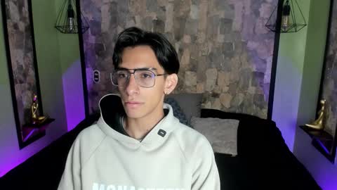 UYUKIE online show from 10/20/25, 01:00