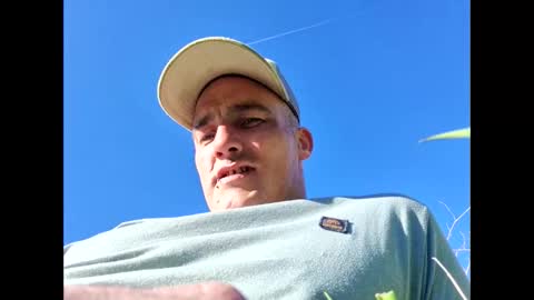 Snapshot of v3ck3r chatting on 04/07/26, 02:50 v3ck3r online show from 04/07/26, 02:50