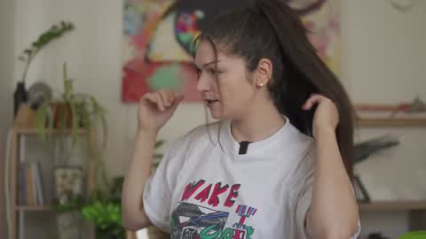 Mia online show from 12/02/24, 08:41