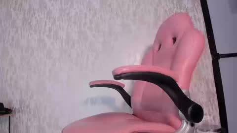 Snapshot of v_suckscock chatting on 09/10/25, 01:55 online show from 09/10/25, 01:55