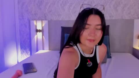 Snapshot of vaalentina_lux chatting on 05/20/26, 03:07 Vaalentina Lux online show from 05/20/26, 03:07