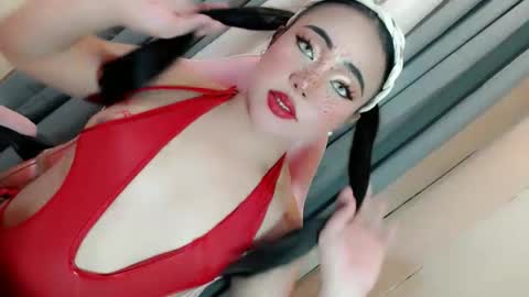 Snapshot of vae_sha chatting on 12/21/25, 04:03 JESS - DONT FORGET TO FOLLOW ME AND GIVE ME THUMBS UP online show from 12/21/25, 04:03