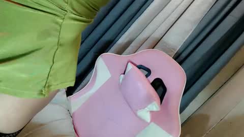 Snapshot of vae_sha chatting on 02/13/26, 02:18 JESS - DONT FORGET TO FOLLOW ME AND GIVE ME THUMBS UP online show from 02/13/26, 02:18