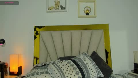 vahioleth  online show from 01/15/25, 03:00