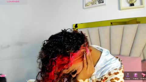 vahioleth  online show from 12/02/25, 03:01