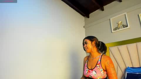 Snapshot of vahiolet_fuentes chatting on 04/25/26, 03:09 vahioleth online show from 04/25/26, 03:09