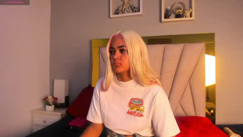 Snapshot of vahiolet_fuentes chatting on 05/08/26, 03:23 vahioleth online show from 05/08/26, 03:23