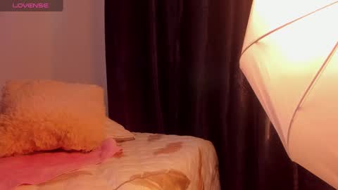 Vahiolet smith online show from 12/29/24, 07:32