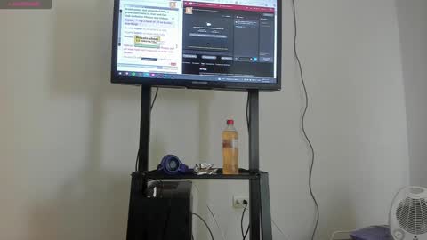 Vahiolet smith online show from 10/14/25, 02:01