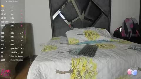 Vahiolet smith online show from 11/07/25, 03:28