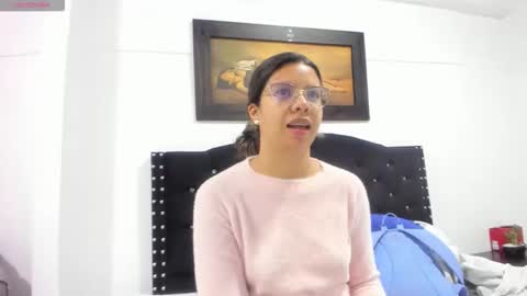 Vahiolet smith online show from 12/17/25, 03:23