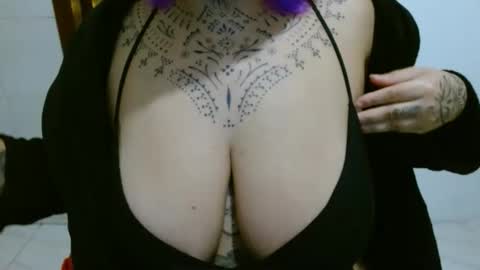 Vah Oliver online show from 11/05/25, 03:17