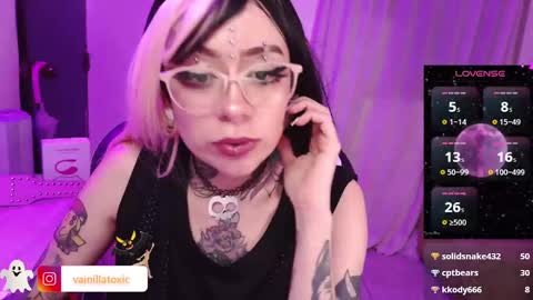 Vainilla Independent model online show from 02/13/25, 04:00