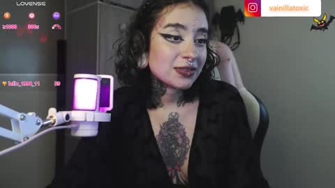 Vainilla Independent model online show from 09/30/25, 12:15