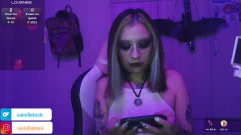 Vainilla Independent model online show from 03/08/26, 11:19