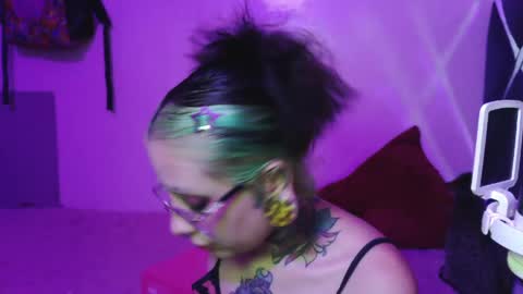 Vainilla Independent model online show from 05/10/26, 02:17