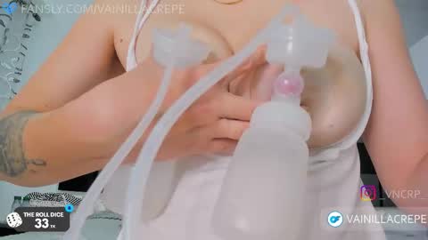 Snapshot of vainillacrepe chatting on 02/17/26, 10:12 Im Mila my onlyfans is vainillacrepe online show from 02/17/26, 10:12