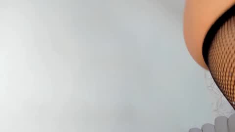 Snapshot of vaiolet__ chatting on 01/10/25, 10:46 Vaiolet online show from 01/10/25, 10:46