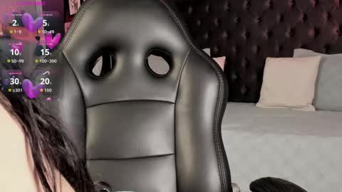 Snapshot of vaiolethsan chatting on 12/13/25, 09:09 Vaioleth online show from 12/13/25, 09:09