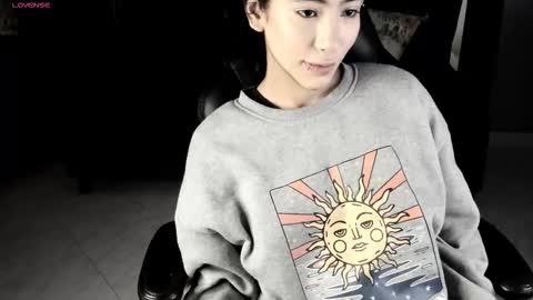 Vaioleth online show from 12/21/25, 11:50