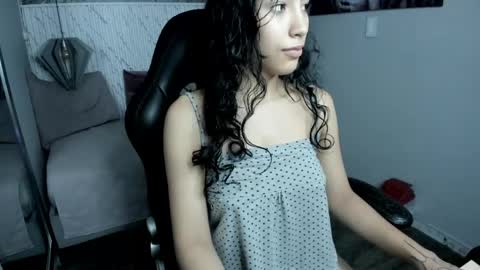 Snapshot of vaiolethsan chatting on 06/06/26, 12:21 Vaioleth online show from 06/06/26, 12:21
