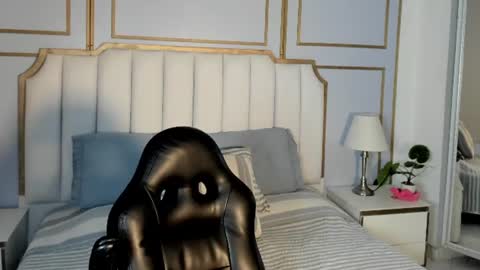 Snapshot of vaiolethsan chatting on 06/16/26, 12:41 Vaioleth online show from 06/16/26, 12:41