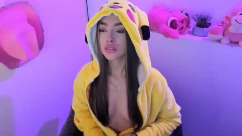 Snapshot of vaiolett_69 chatting on 02/25/26, 05:06 vaiolett_69 online show from 02/25/26, 05:06