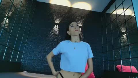 Snapshot of vaiolett_smith chatting on 02/27/25, 01:49 V A I O L E T T S M I T H online show from 02/27/25, 01:49