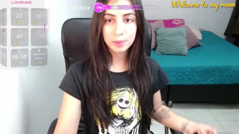 Snapshot of val_angelll chatting on 12/22/25, 04:09 valentina online show from 12/22/25, 04:09