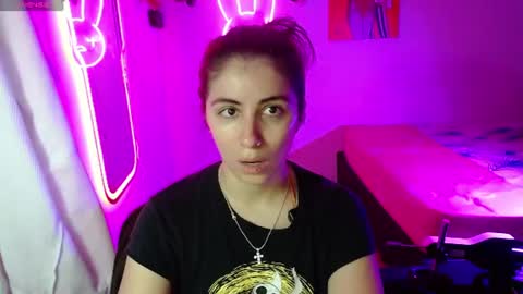 Snapshot of val_angelll chatting on 07/14/26, 03:00 valentina online show from 07/14/26, 03:00