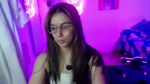 Snapshot of val_angelll chatting on 07/22/26, 02:58 valentina online show from 07/22/26, 02:58