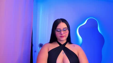 Snapshot of val_ferrer chatting on 10/05/25, 08:29 Valeria online show from 10/05/25, 08:29